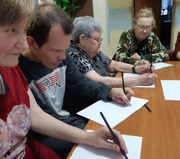Рисование двумя руками – путь к успеху.