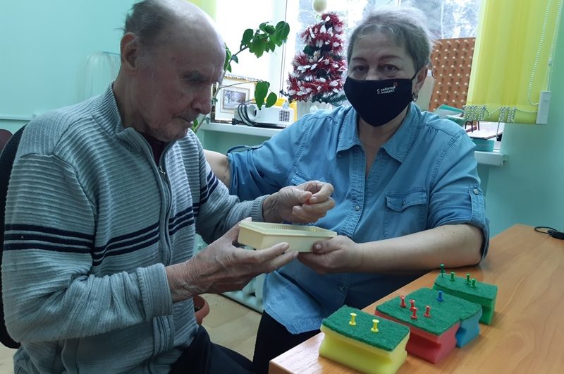 Новый тренажёр «Губки — гвоздики»
